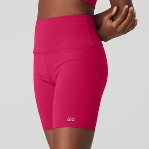 Alo Airbrush Bike Shorts - Magenta Crush